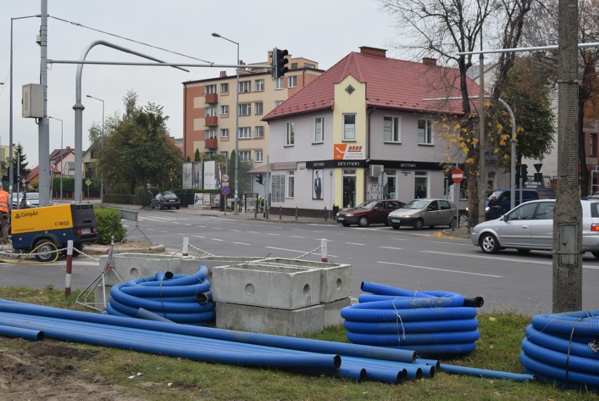 Ostrołęka. Utrudnienia w centrum miasta: awaria sygnalizacji świetlnej na skrzyżowaniu ulic Sienkiewicza, Goworowskiej, Kilińskiego