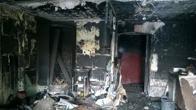 Pożar w kamienicy przy Limanowskiego 39 wybuchł w mieszkaniu znajdującym się na poddaszu