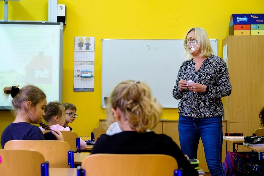 – Dziś często słyszymy o tym, że płaca nauczyciela...