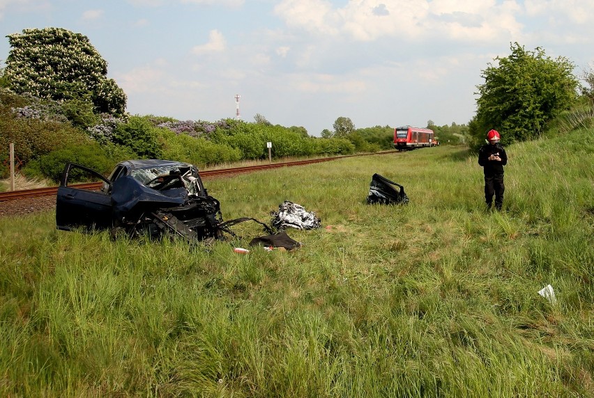 Po wypadku w Stobnie: Kobiecie, która wjechała pod pociąg, grożą kary