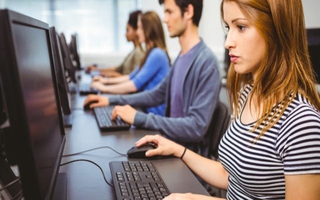 Bezpłatne szkolenia komputerowe dla mieszkańców gminy Pawłów
