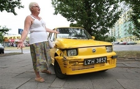 Wepchnęli malucha w autobus