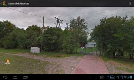 Ul. Mickiewicza. Druty kolczaste zagrożeniem