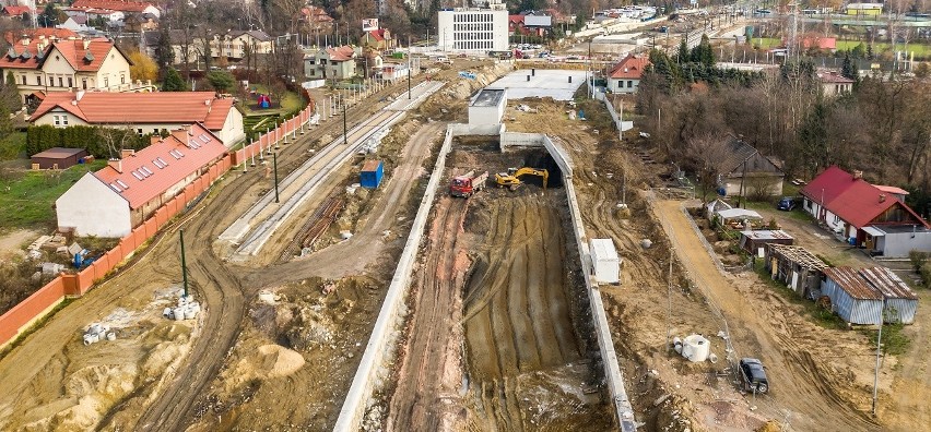 Kraków. Większe koszty budowy Trasy Łagiewnickiej. Trzeba poprawić przystanek dla pielgrzymów [ZDJĘCIA]