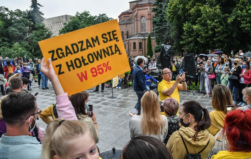 Szymon Hołownia spotkał się w czwartek, 9 lipca, z...
