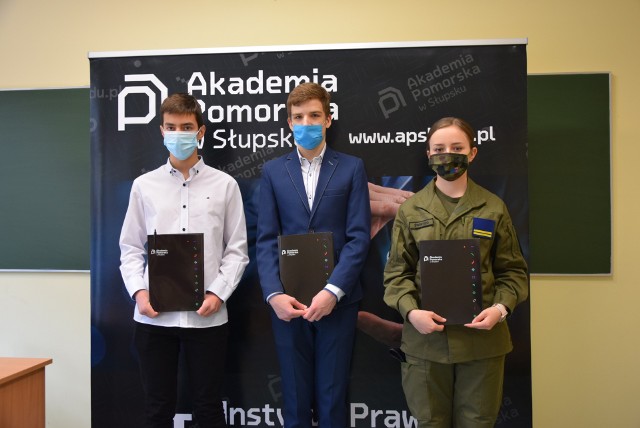 Laureaci konkursu, od lewej: Andrzej Oberski, Filip Skrzypkowski, Aleksandra Świryło.