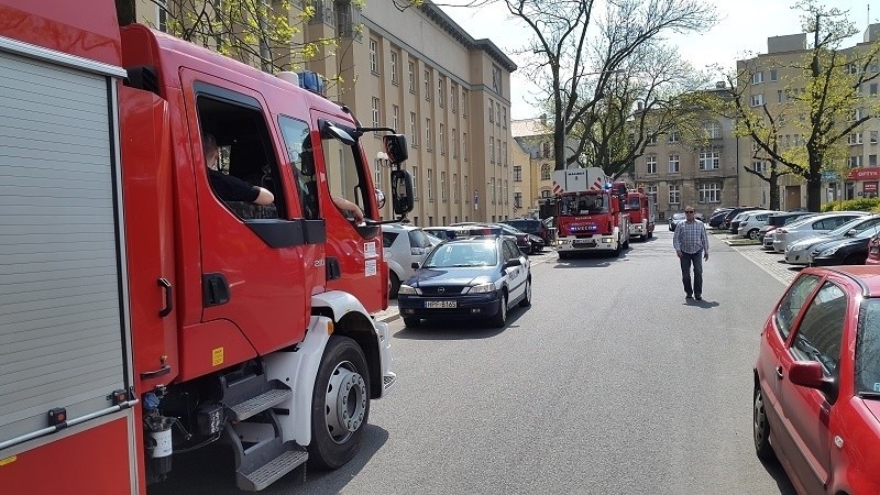 Bomba w sądzie przy placu Dąbrowskiego!