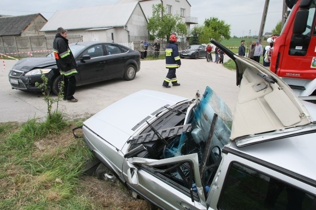 Zderzenie forda i volkswagena w Bilczy 