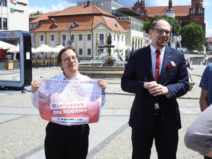 Marszowi sprzeciwia się m.in. partia KORWiN.