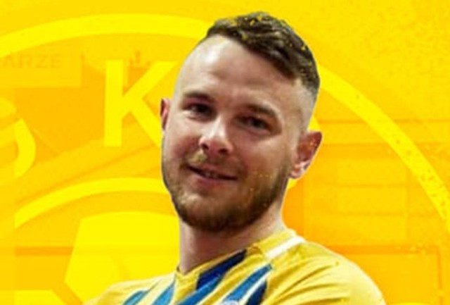 Sławomir Orczyk, który od 2002 roku do dziś jest piłkarzem Arki Pawłów, zdecydował się na piękny gest. Został dawcą szpiku i innych zachęca do takiej pomocy.