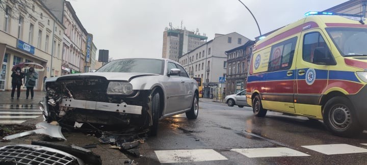 Na skrzyżowaniu ulic Zwycięstwa i Grottgera kierujący...