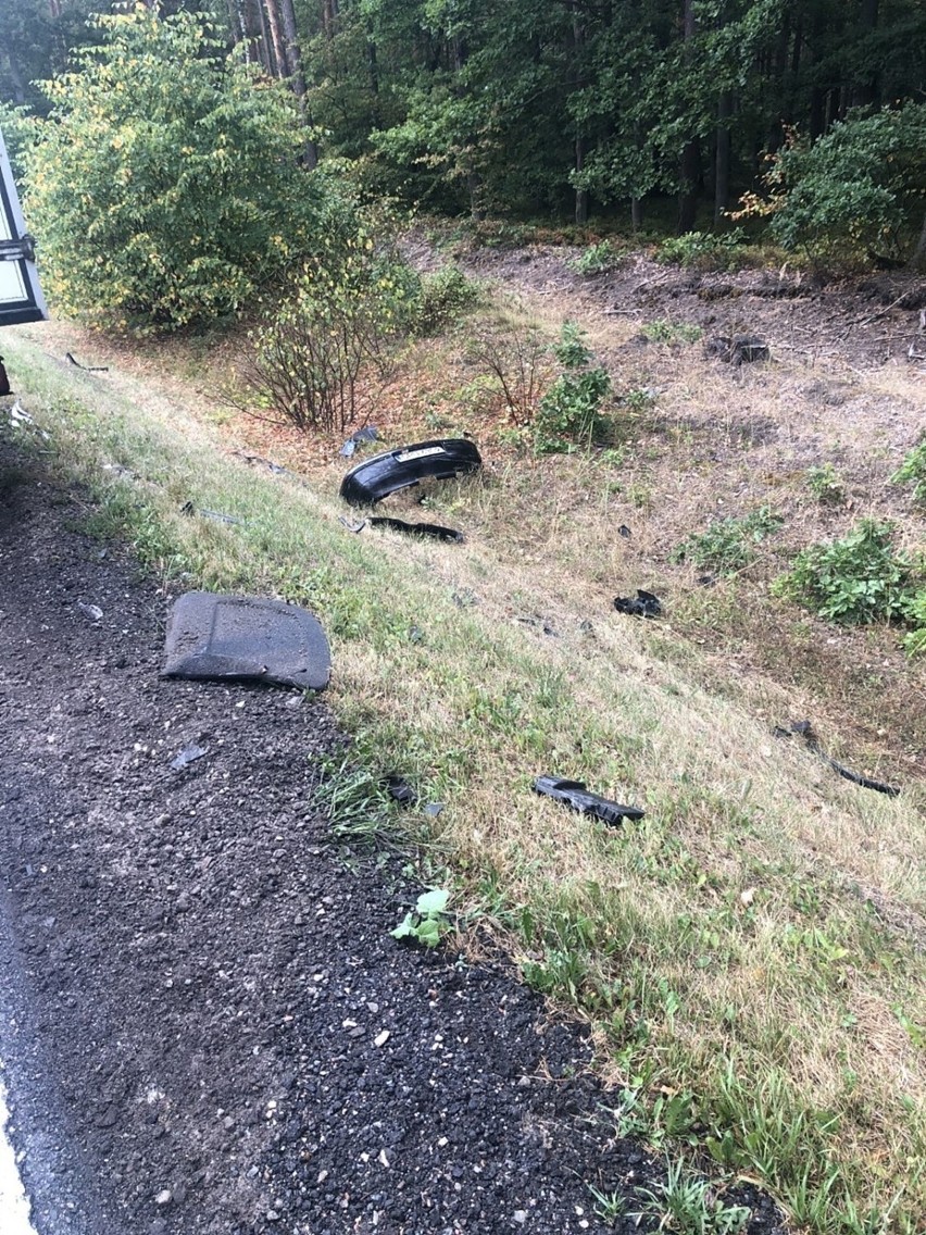 Śmiertelny wypadek na trasie Sztum - Kwidzyn 26.08.2020. Samochód osobowy zderzył się z ciężarówką. Nie żyje jedna osoba!