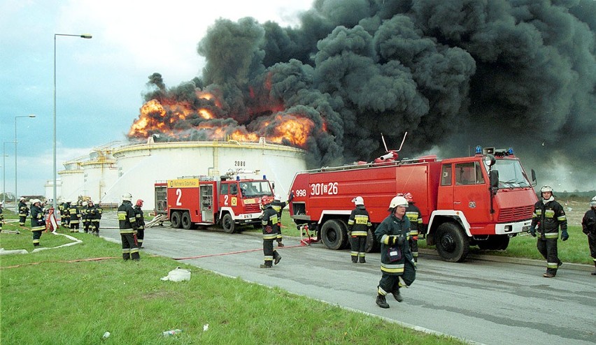 W 2003 roku wybuch pożar w gdańskiej rafinerii. Płonęło 19...