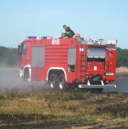 W akcji gaśniczej w Drożkowie wzięło udział 11 jednostek straży pożarnej.