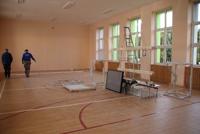 Z pewnością wyremontowane sale gimnastyczne, tak jak w Wierzbicy, będą miejscem, w którym kolejne pokolenia uczniów będzie odkrywało i rozwijało swój sportowy potencjał.