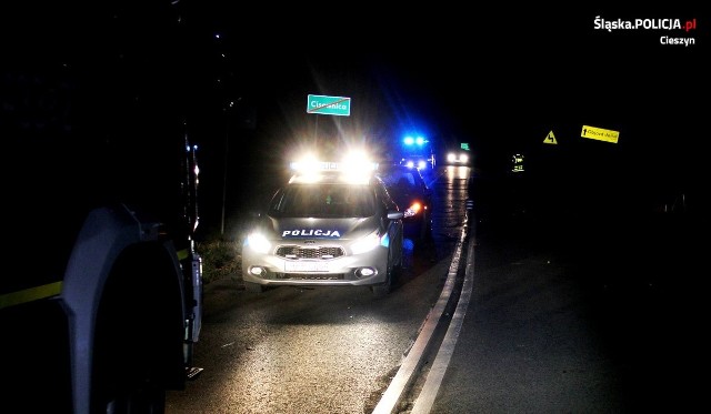 Wszystkie osoby, które posiadają informację na temat tego zdarzenia proszone są o kontakt z Komendą Powiatową Policji w Cieszynie pod nr tel. 47 8573 200, 47 8573 255 lub z najbliższą jednostką policji - numer alarmowy 112 - apeluje cieszyńska policja.