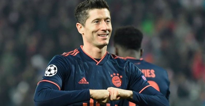 Robert Lewandowski gol na YouTube (WIDEO). Bayern Monachium - Eintracht Frankfurt 5:0. Bundesliga skrót 24-10-2020. Hat-trick Lewandowskiego