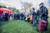 Dzień Walki z Ubóstwem. Grochówka przed katedrą [FILM]