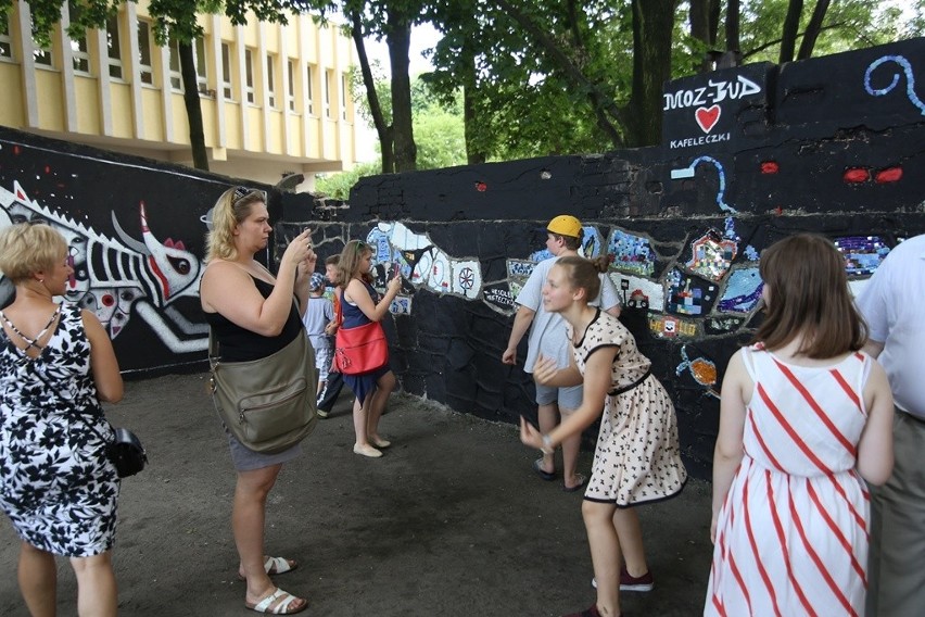 Katowice: Odsłonięto mural autorstwa dzieci z MDK Dąb