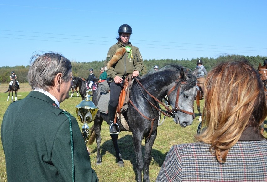 Bieg Świętego Huberta, stragany z dziczyzną to atrakcje Hubertusa Nadsańskiego