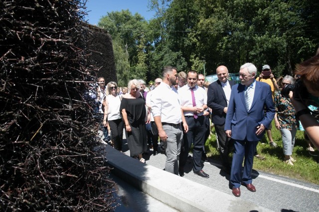 Piotr Kempf i Jacek Majchrowski podczas otwarcia tężni solankowej nad Zalewem Nowohuckim