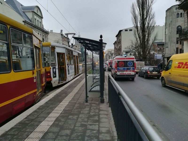 Wypadek w Łodzi. Nie jeżdżą tramwaje. Na al. Kościuszki przy skrzyżowaniu z ul. Struga zderzyły się 2 tramwaje [zdjęcia]