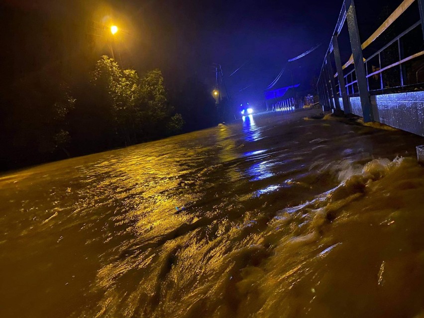 Powódź w Morowie - zdjęcia z godziny 4:00 w śodę, 14...