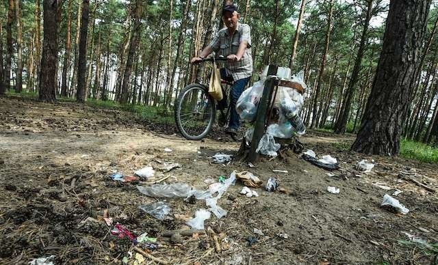 Lasek przy ul. Skarżyńskiego mógłby być pięknym parkiem. A nie jest. Dlatego został wpisany na listę projektów Bydgoskiego Budżetu Obywatelskiego. Wspólnotowych projektów jest więcej, warto się nad nimi zastanowić...