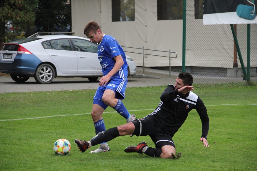 4 liga. Bez goli w meczu Piasta Tuczempy ze Stalą II Mielec [ZDJĘCIA]