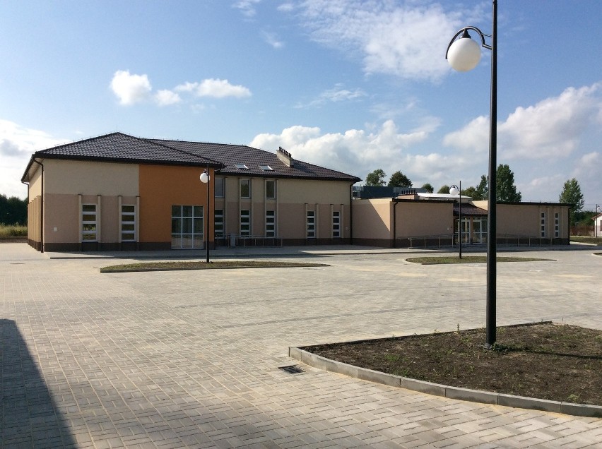 Budynek Gminnej Biblioteki Publicznej w Przyłęku.