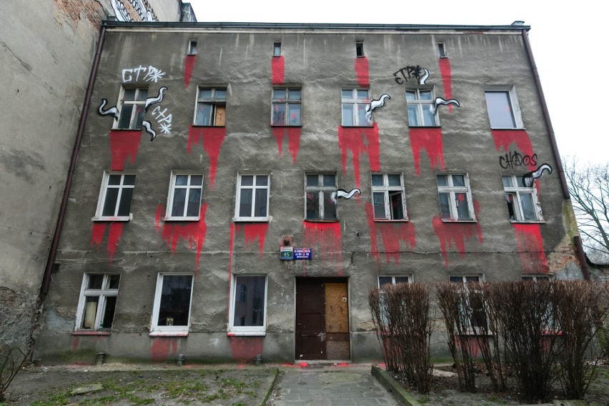 Szczecin: Zamalowali street art na kamienicy do rozbiórki. Zastępca prezydenta: "Zbyt pochopnie"