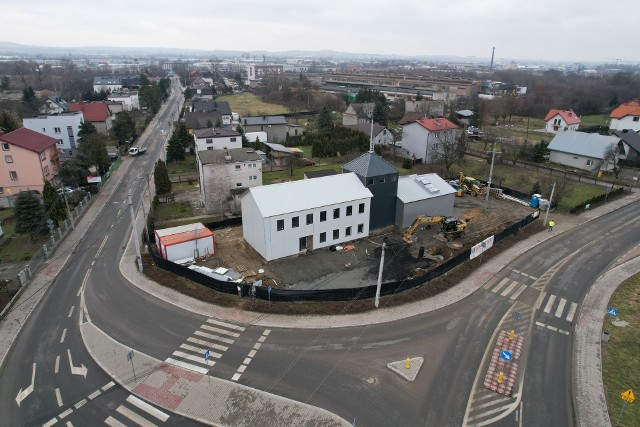 Budowa remizy dla OSP Przewóz to nie pierwsze tego typu zadania Zarządu Inwestycji Miejskich. W 2019 roku do użytku oddano budynek dla Ochotniczej Straży Pożarnej w Kościelnikach.