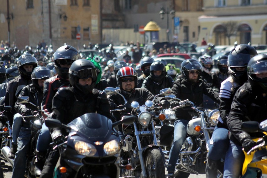 Rozpoczęcie sezonu motocyklowego 2018 w Lublinie. Przez miasto przejechała głośna parada (ZDJĘCIA)