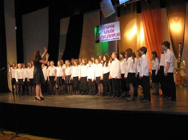 Chór Cantus Angelus z Zespolu szkół Muzycznych znalazł się wśród nagrodzonych i wystąpi na fesrtiwalu w Będzinie