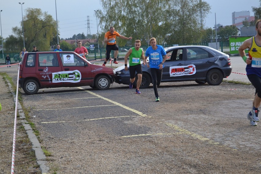 City Cross Częstochowa: 230 biegaczy na trasie miejskiego katorżnika [ZDJĘCIA]