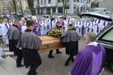 Pogrzeb ks. Michała Podkomórki z parafii św. Jadwigi Królowej w Tomaszowie Mazowieckim. Zobacz zdjęcia ostatniego pożegnania 