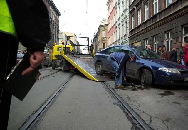 Separatory pomogą uniknąć takich sytuacji, kiedy samochody trzeba było z torowiska usuwać