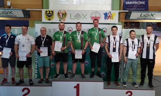 Najlepsi w klasyfikacji drużynowej pistoletu dowolnego: złoto zdobył Wawel Kraków, a brąz Petarda Kraków