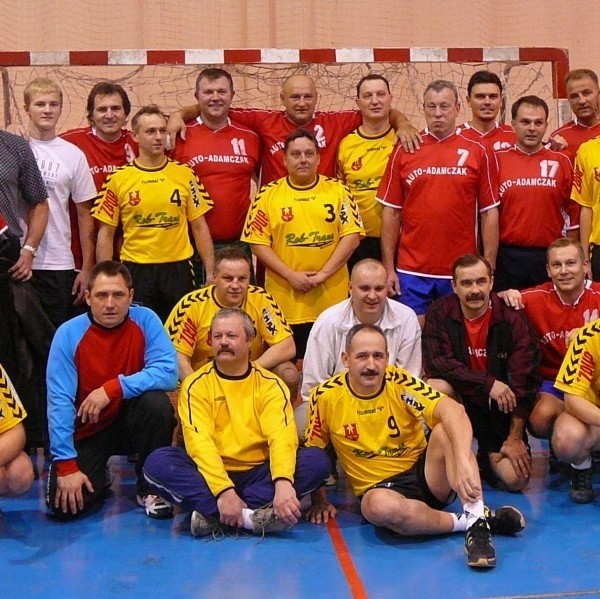 Wśród oldbojów triumfowały drużyny Iskry Kielce i Miejskiego Klubu Sportowego Włoszczowa.