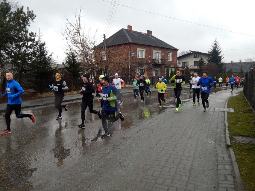 Brzeszcze. Biegli i maszerowali w walce o "Złote Gacie" [ZDJĘCIA]