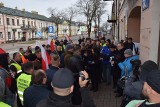 Protest rolników 2024. Rolnicy z regionu 4 kwietnia spotkali się z posłami z Suwałk. Wręczyli im żółte kartki 