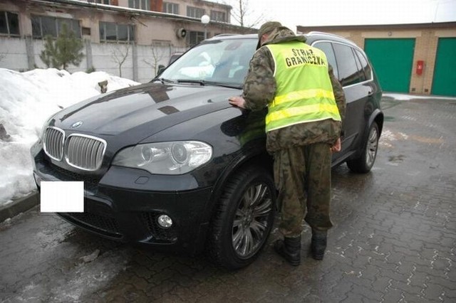 Kradzione auto było warte około 230 tys. zł.