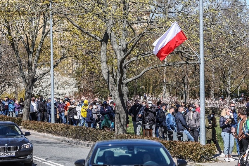 Zaszczep się w majówkę. W Gdyni zaszczepiono 2110 osób. Gdzie trafi prawie 1400 niewykorzystanych dawek szczepionki Johnson&Johnson?