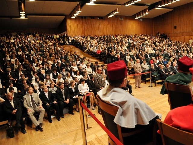 Studenci rozpoczęli rok na 16 wydziałach i 73 kierunkach