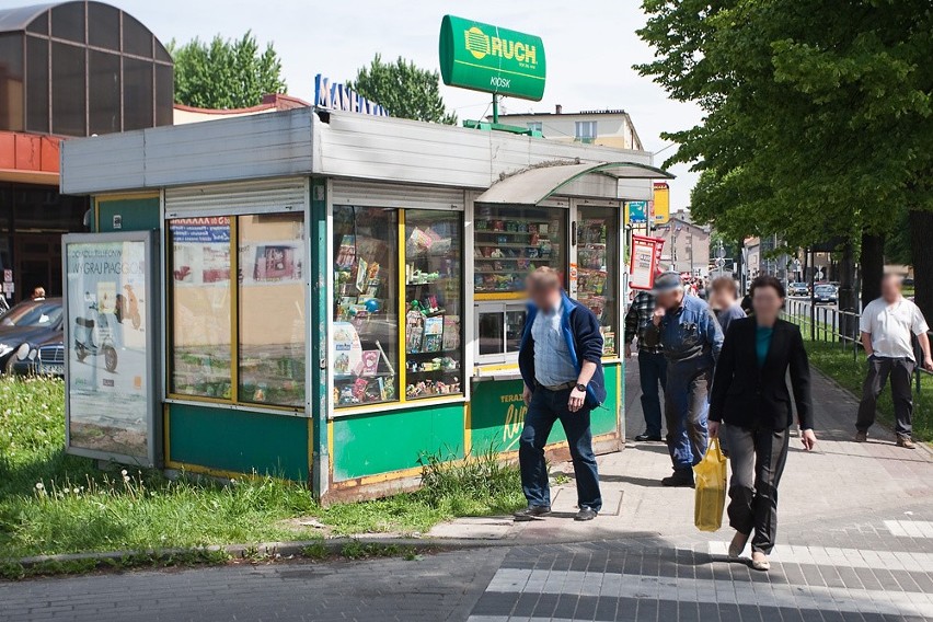 Auto wodociągów wjechało w kiosk Ruchu...