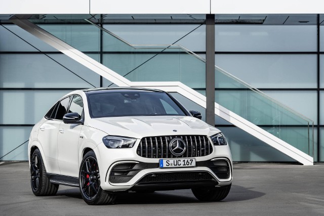 Stylizacja nadwozia GLE 63 Coupé to typowe rozwiązania AMG. Klasyczna estetyka AMG ma swoją kontynuację w kabinie. Fot. Daimler