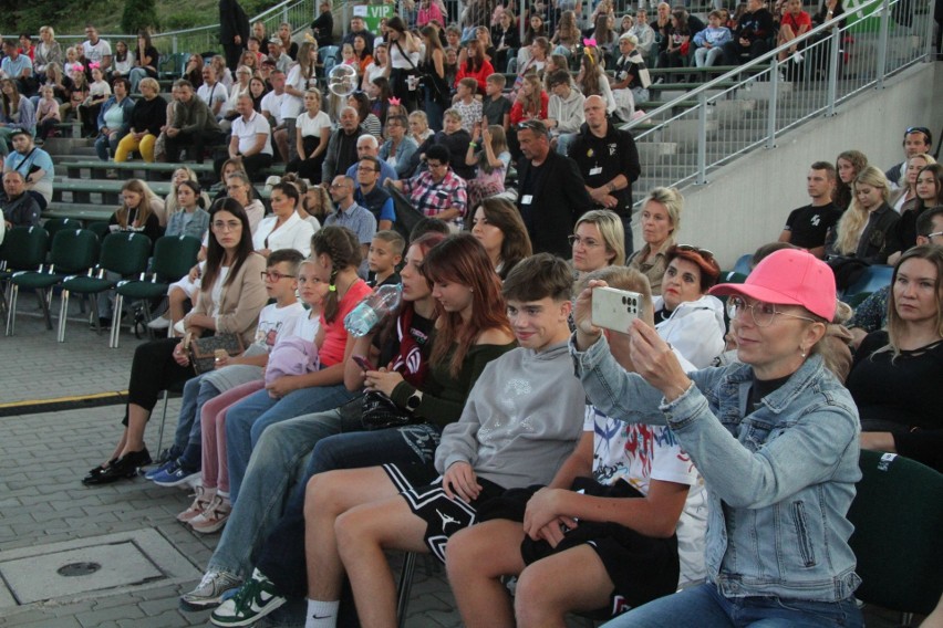 Tłumy na koncercie charytatywnym w Kielcach. Wystąpili Cleo, Viki Gabor i Zakopower. Byłeś na Kadzielni? Szukaj się na zdjęciach