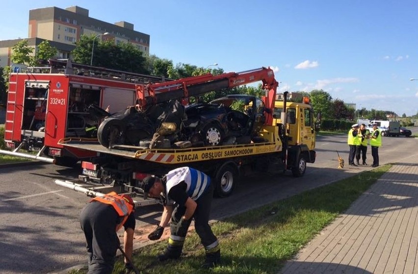 Tragiczny wypadek na Michałowie w Radomiu. Mercedes jechał 150 km/h! Opel jak po wybuchu bomby 