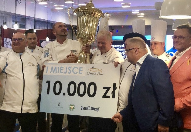 Szef kuchni Restauracji Warszawska w Sosnowcu zdobył prestiżowe pierwsze miejsce w Mistrzostwach Polski w Potrawach z Ryb Morskich