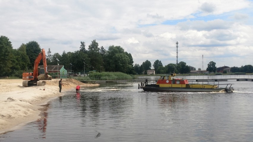 Nad Zalewem w Blachowni powstaje nowa plaża Zobacz kolejne...